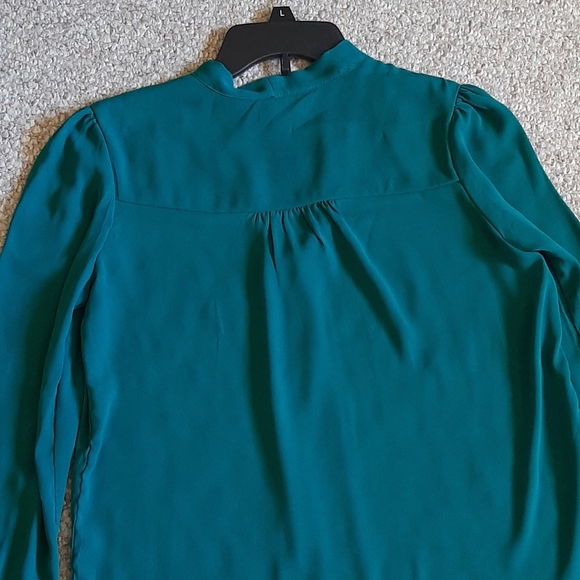 Love2 Green Long Sleeves Top - Picture 6 of 10